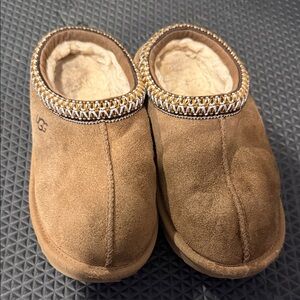 UGG kids Tan Suede Slippers with Patterned Trim